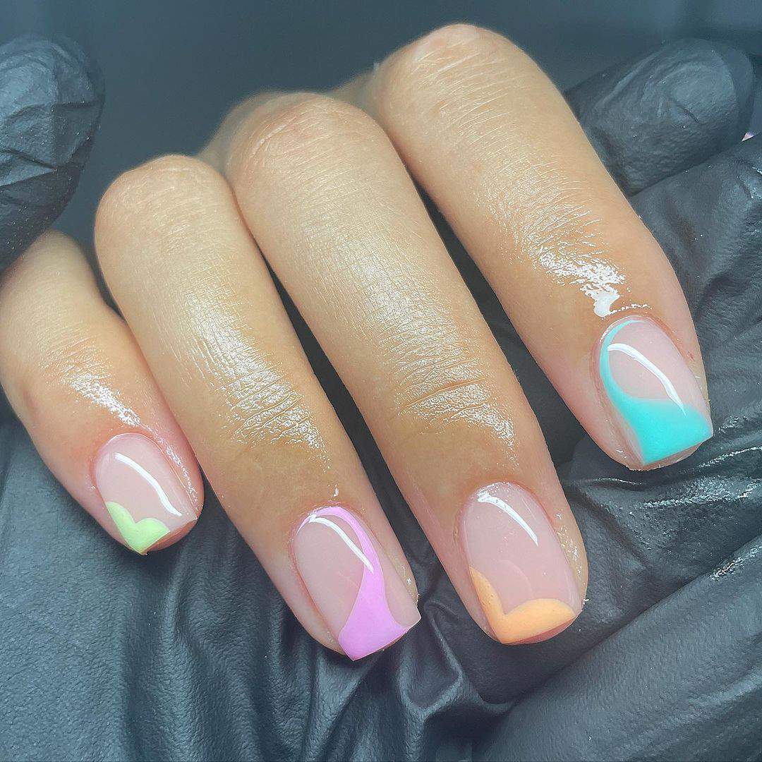 35 Cute Summer Nails To Rock For Women In 2021 images 1