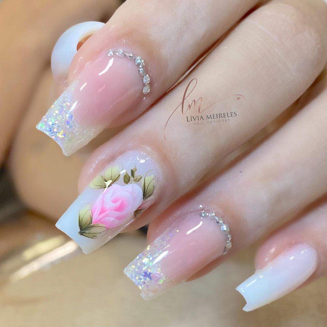 35 Cute Summer Nails To Rock For Women In 2021 images 3